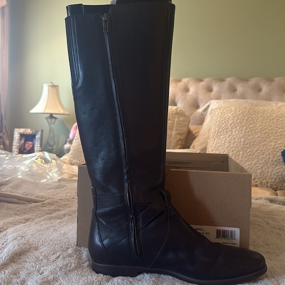Ugg chocolate brown boots. All leather slightly worn.. - Picture 5 of 5